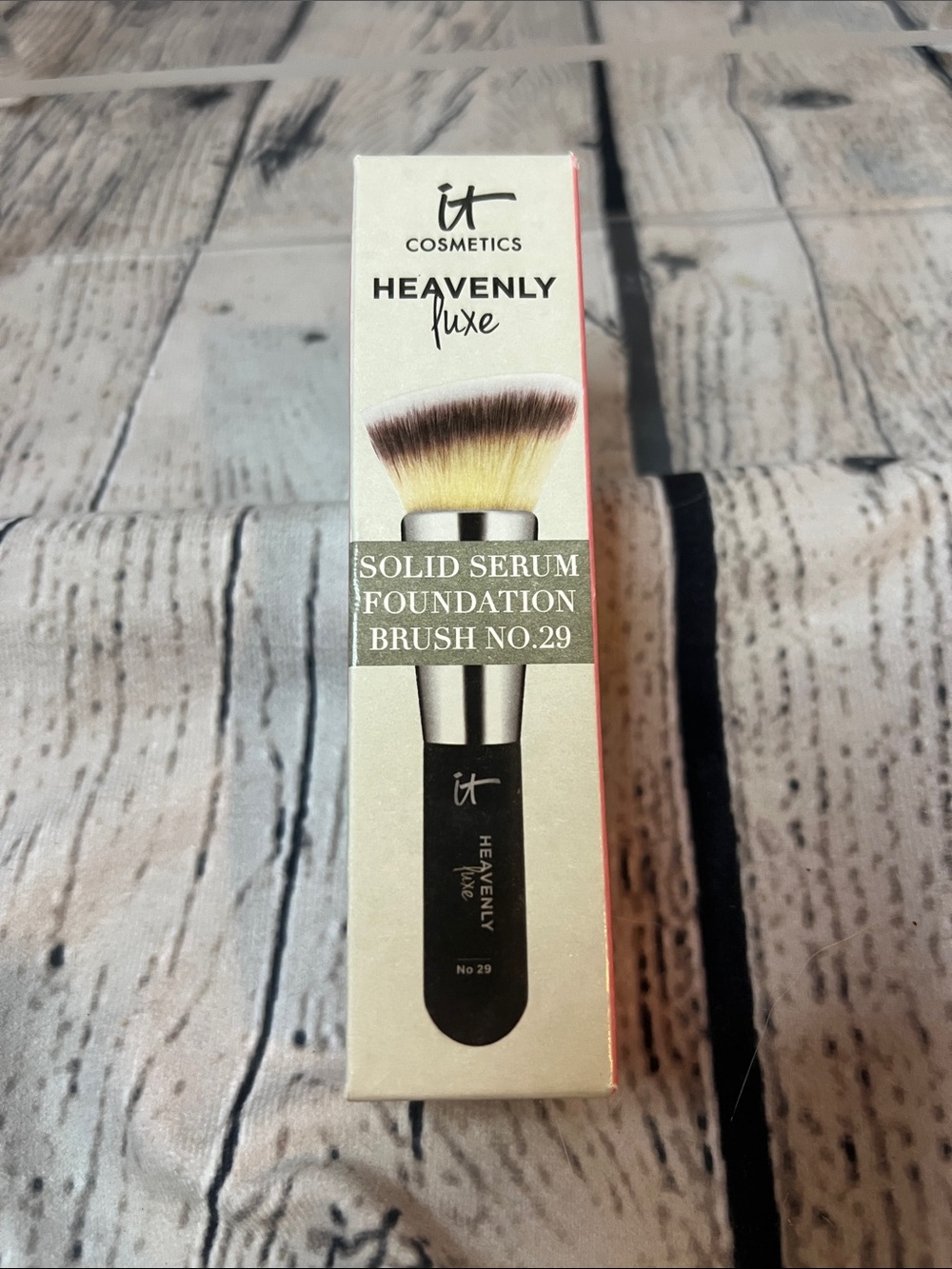 IT Cosmetics Heavenly Luxe Solid Serum Foundation Brush No.29